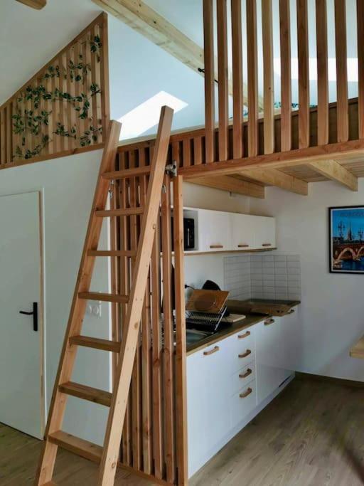 Chalet Cosy Secteur Calme Tram A 120 M Gare Aeroport Cenon Exterior photo